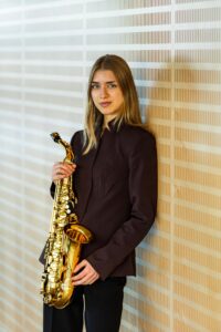 Gisela Dekort, saxofonista
