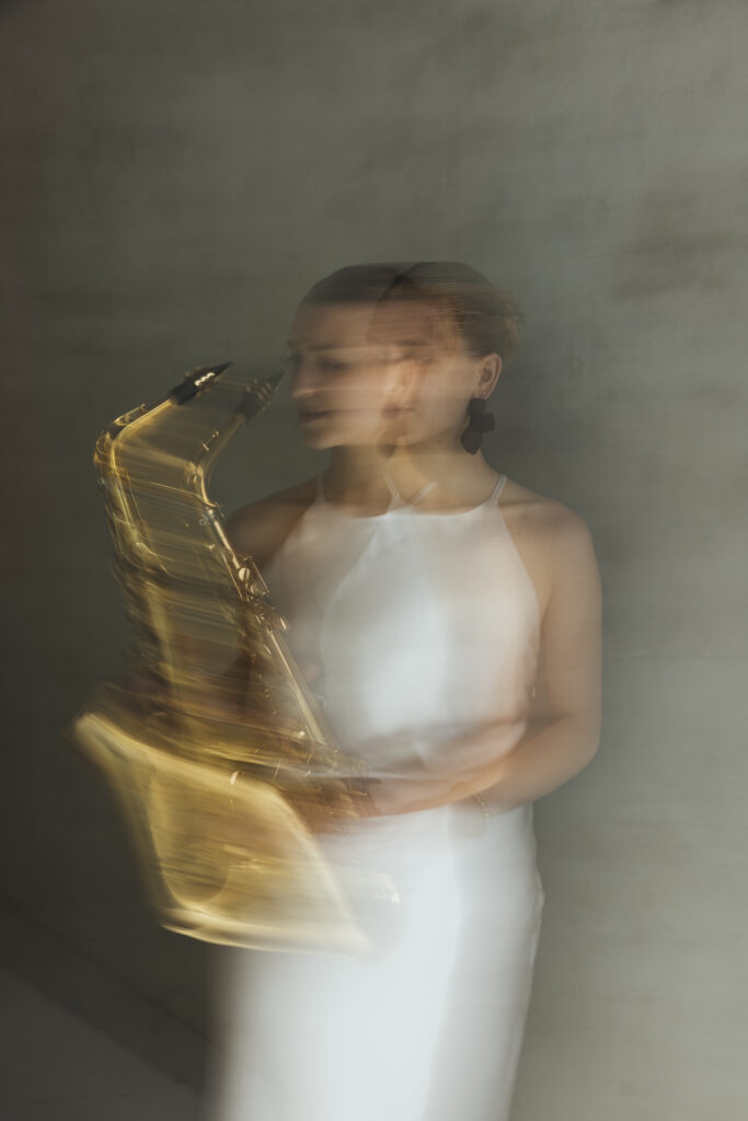 Gisela Dekort, altosaxophone